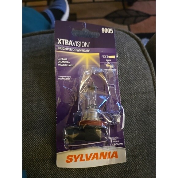 Sylvania XTRAVISION 9005 Single Set High Performance Headlight 1 bulb - Picture 1 of 2